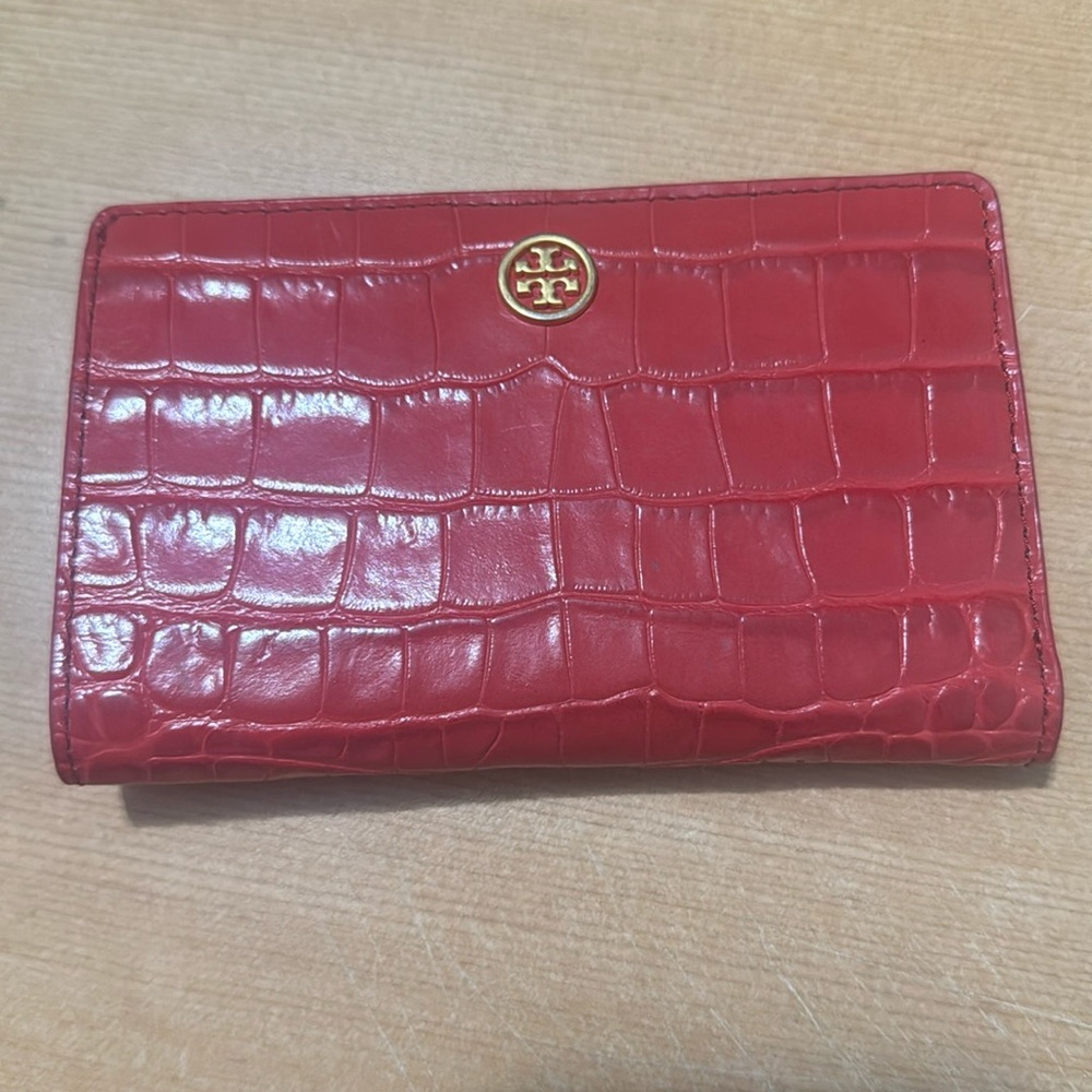 Tory Burch wallet used very good